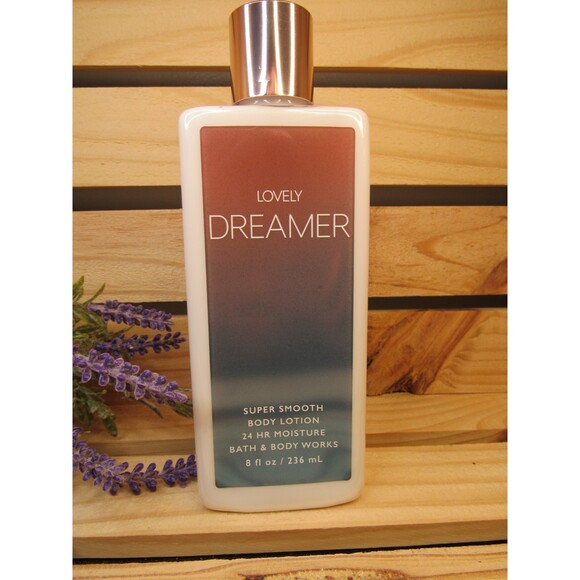 Bath and Body Works Super Smooth Body Lotion "Lovely Dreamer" - Picture 2 of 3